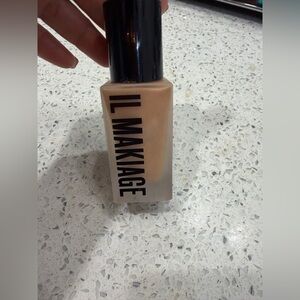 IL MAKIAGE Lightweight Liquid Foundation - Warm Beige